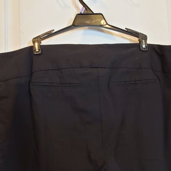 🖤 TORRID Plus Size Black Curvy Stretch Ankle Pants  / Capris | 18 🖤 - Picture 4 of 7